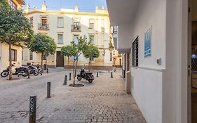 Nine O´Clock Castellar by Valcambre